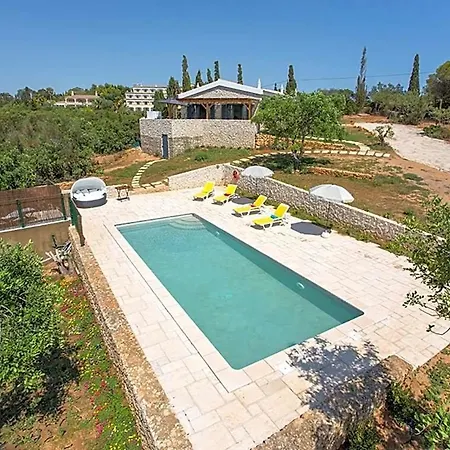 Villa Sleeps 6 Wifi *