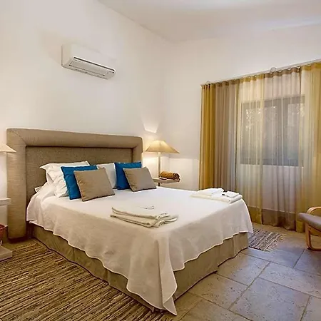 Villa Sleeps 6 Wifi *