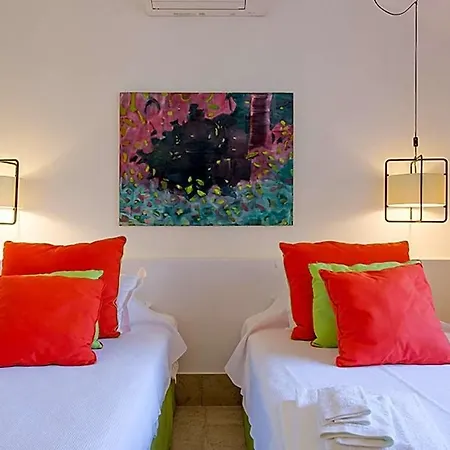 Sleeps 6 Wifi