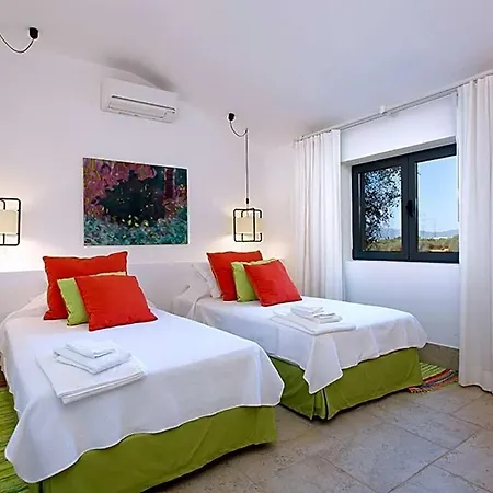 Sleeps 6 Wifi Willa *